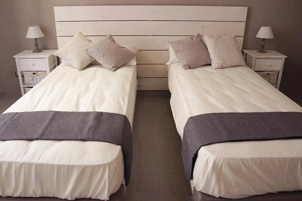 Rhome Sweet Home - Trastevere Roma 0*,  Italia